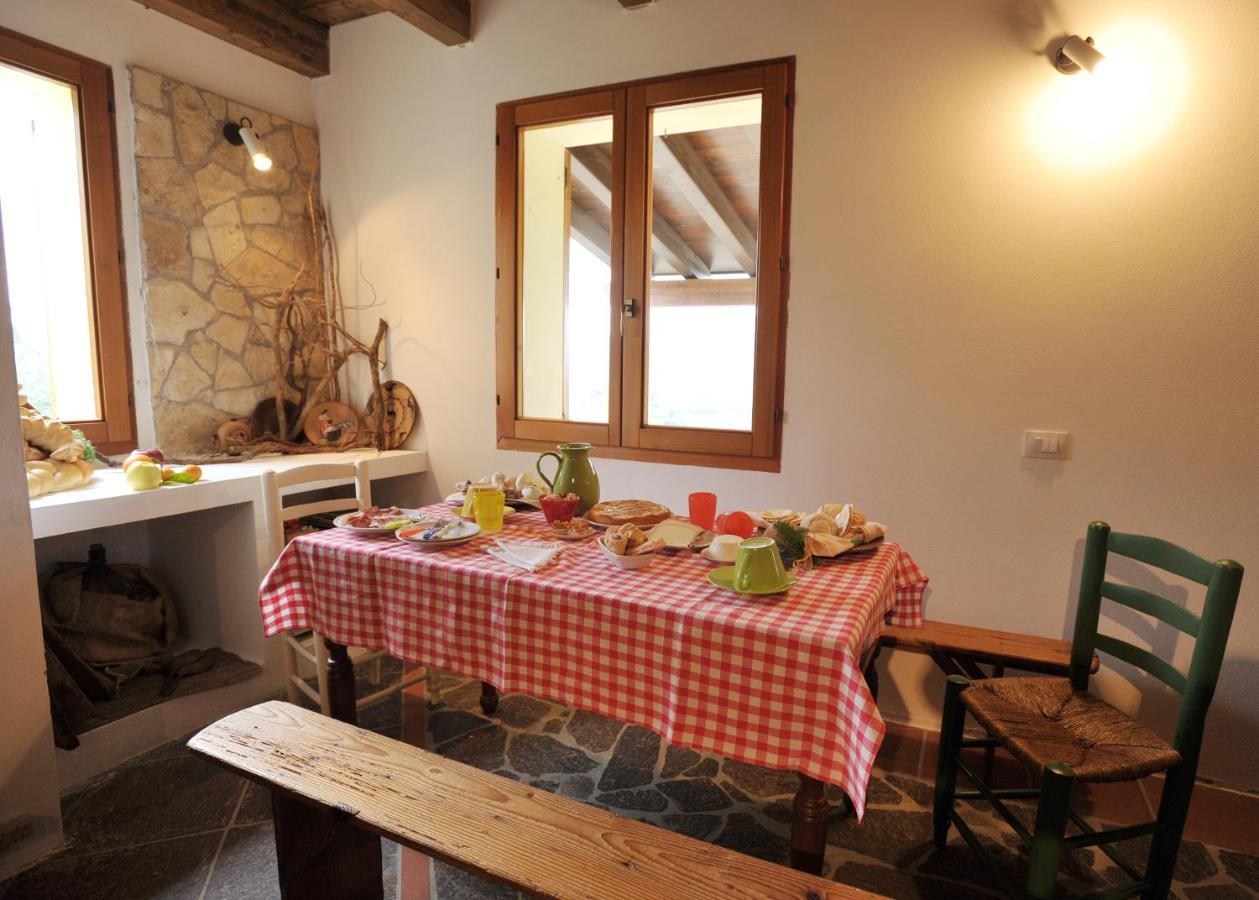 Lierus B&B Gonnosfanàdiga Dış mekan fotoğraf